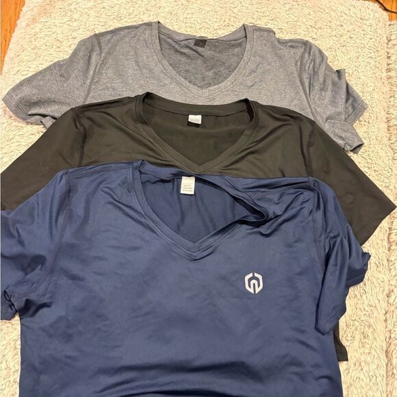 V-Neck T-Shirts performance shirts - Picture 1 of 5